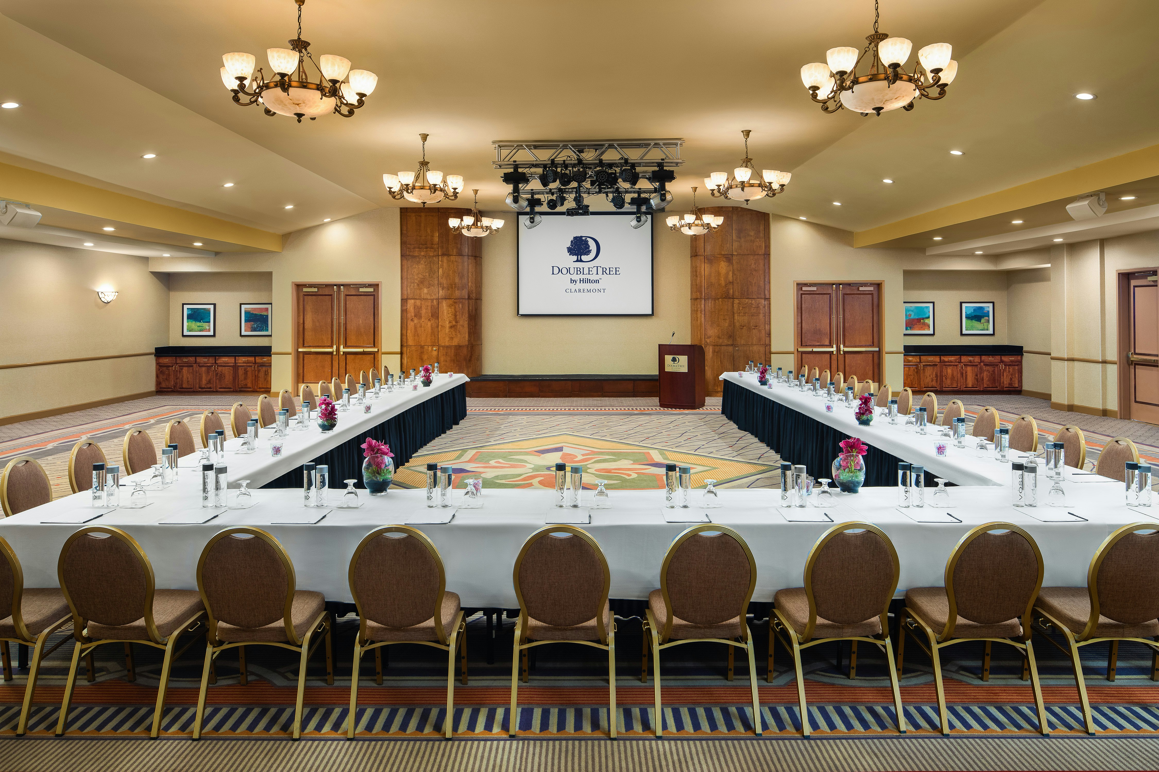 Doubletree By Hilton Claremont 44/58