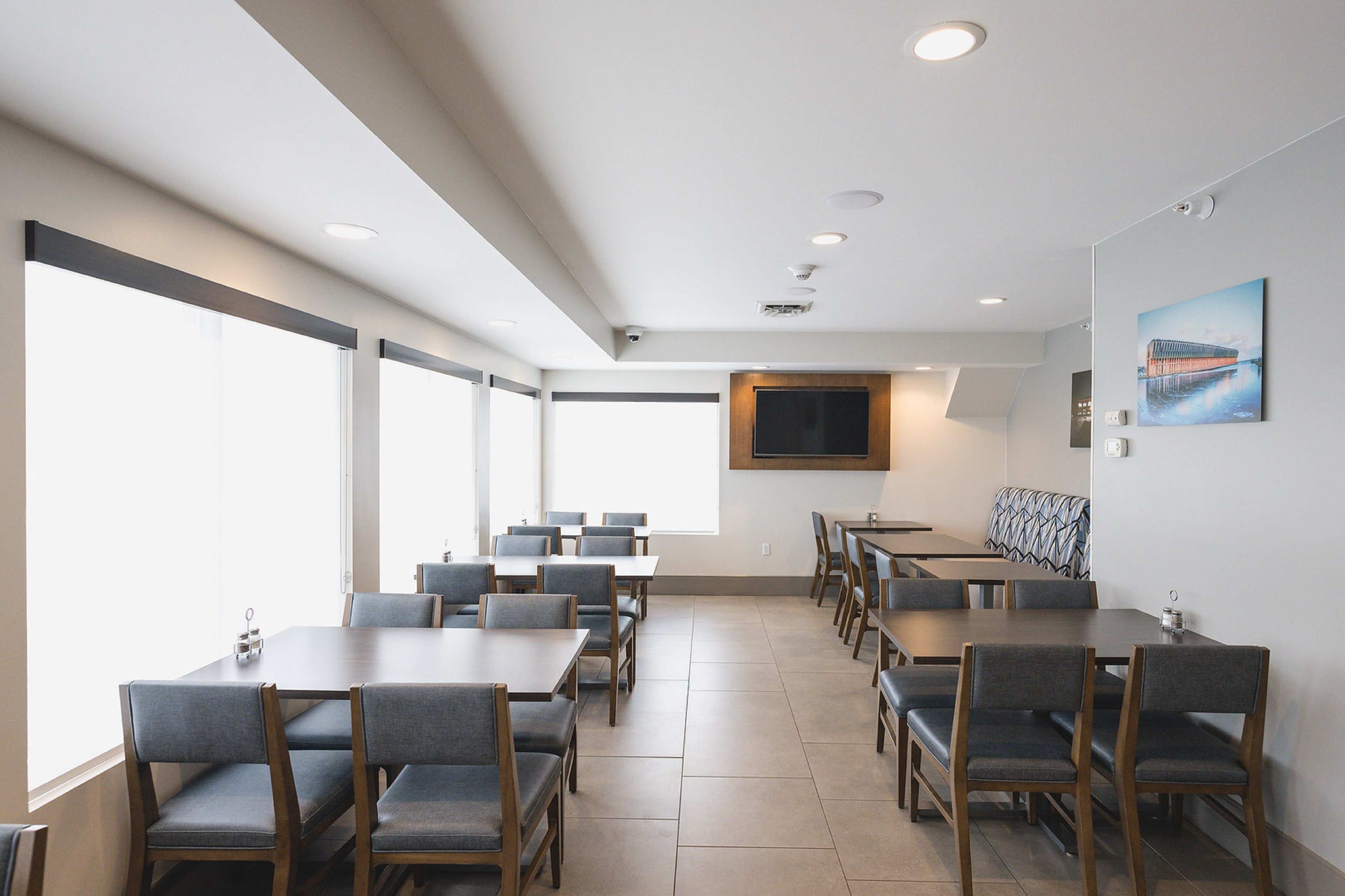 Holiday Inn Express & Suites Marquette, an IHG Hotel 45/50