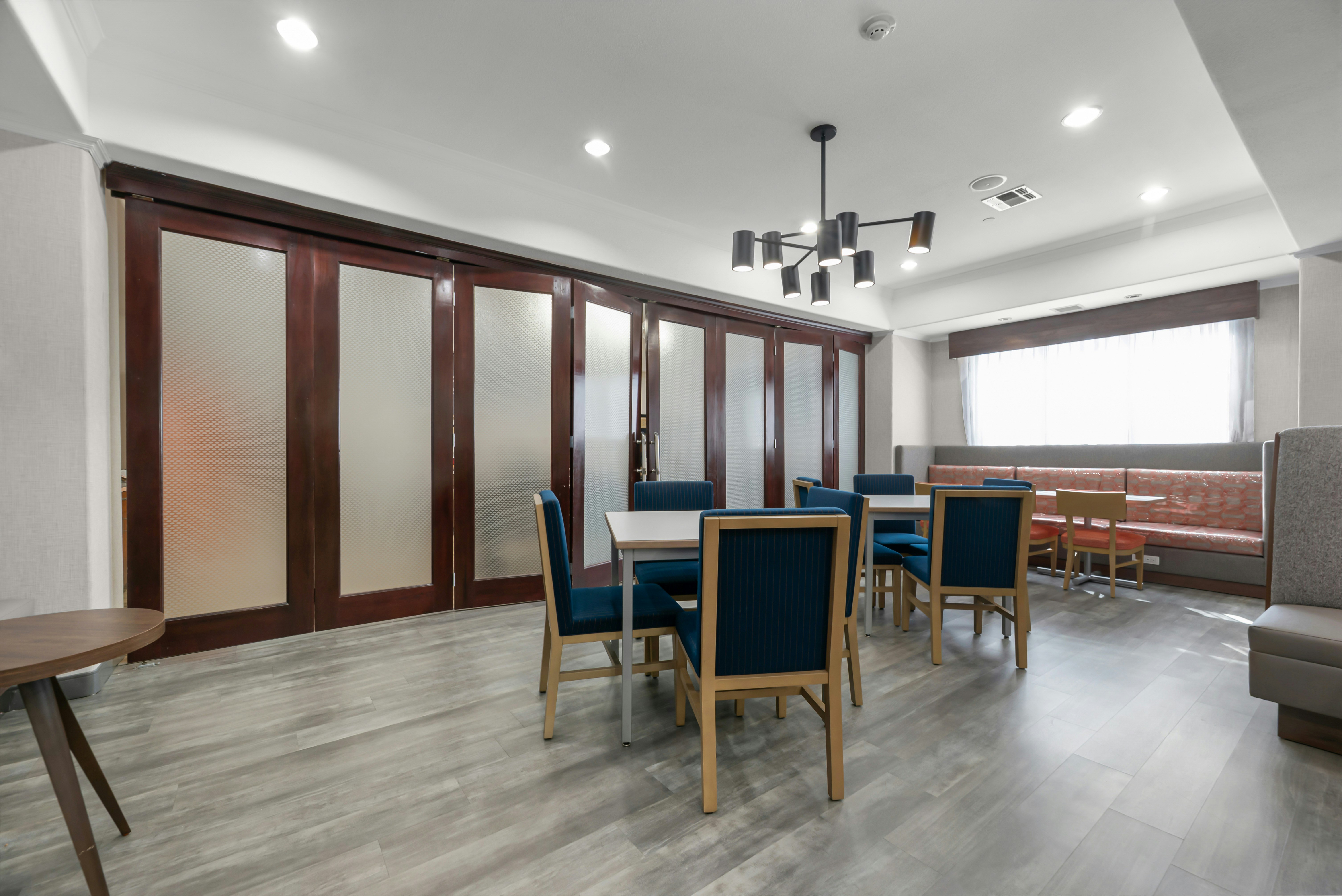 Hampton Inn Seguin 52/53