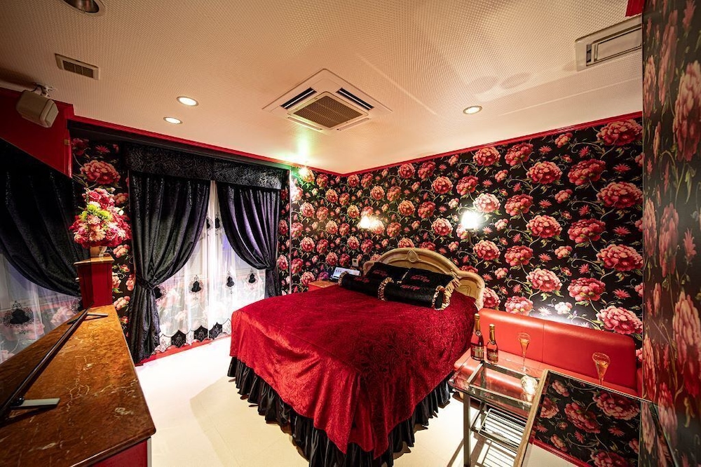 Rose Lips Shinsaibashi - Adults Only 9/34