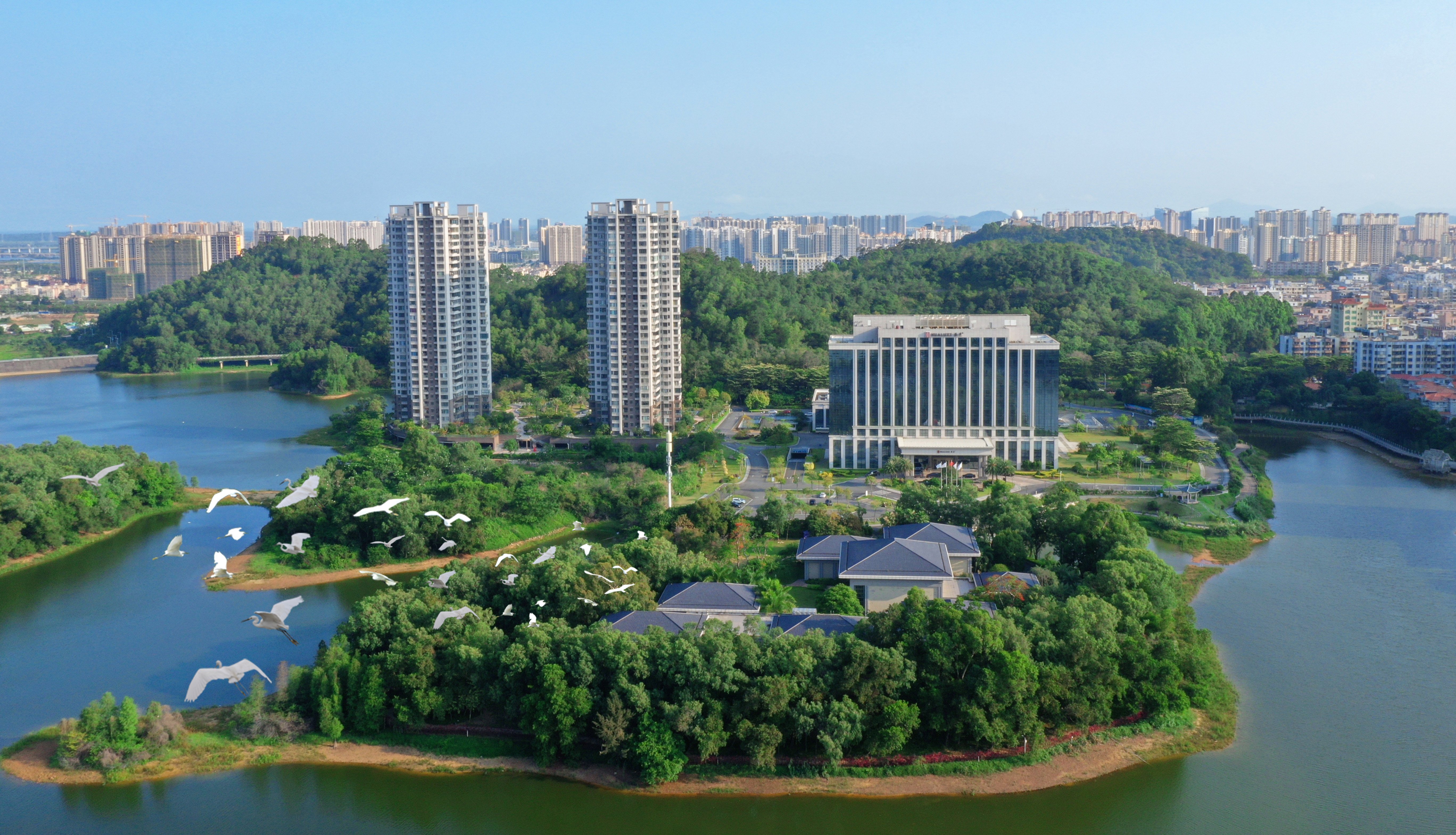 HUALUXE YANGJIANG CITY CENTER 76/79