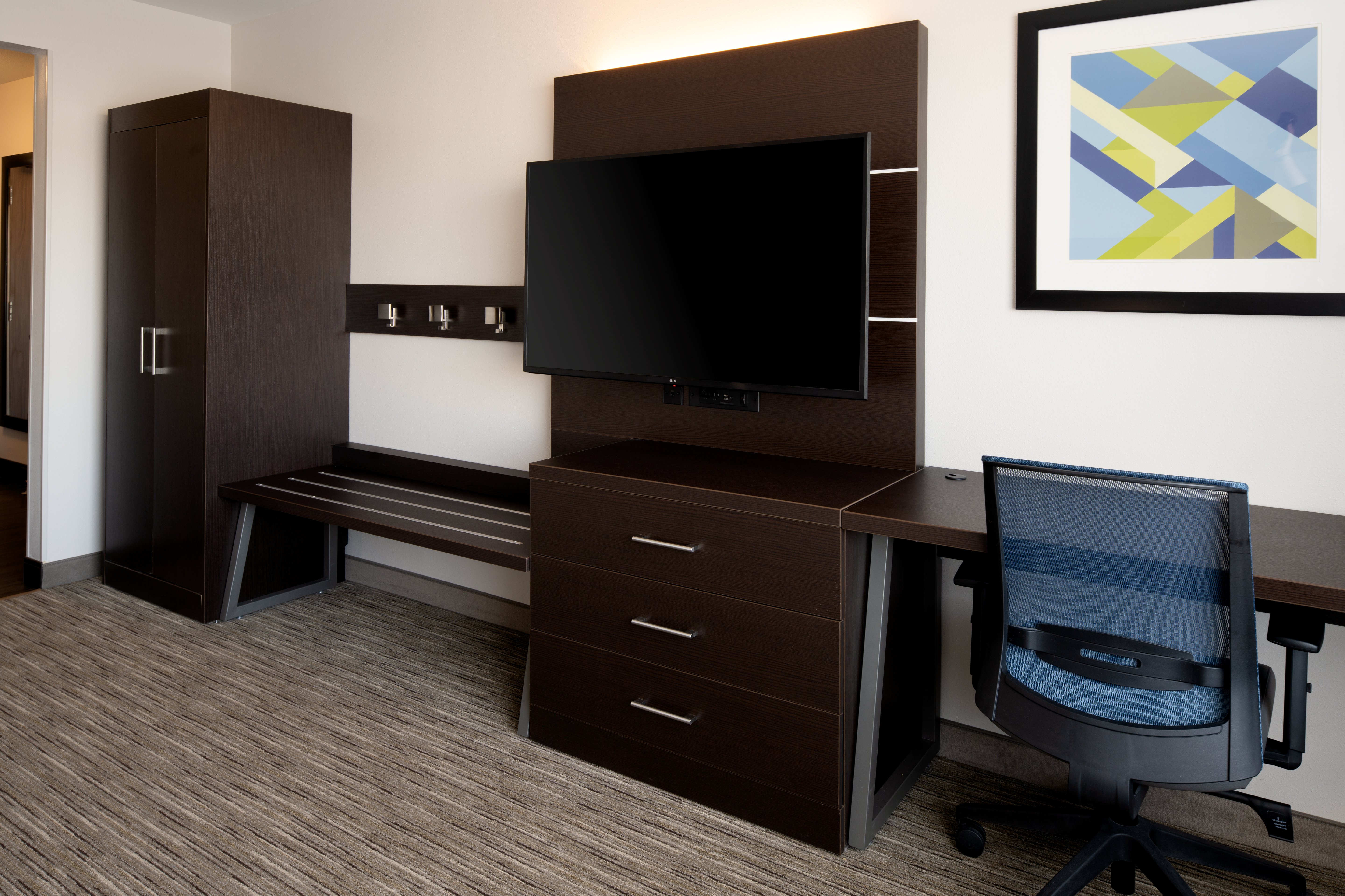 Holiday Inn Express & Suites - Bullhead City, an IHG Hote 47/51