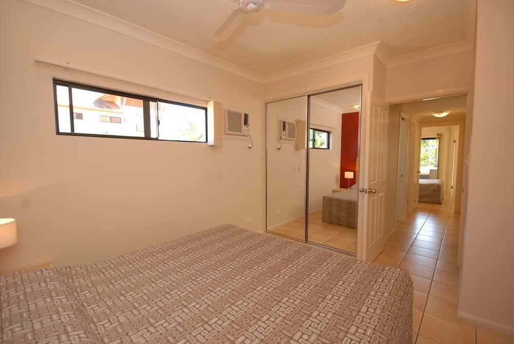 City Plaza Apartments 18/32