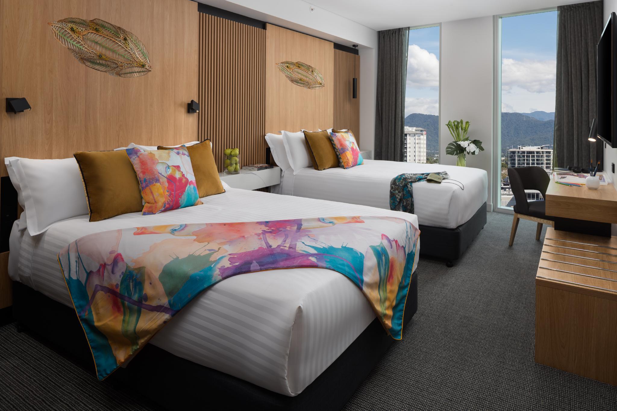 Room, 2 Queen Beds, Urban View