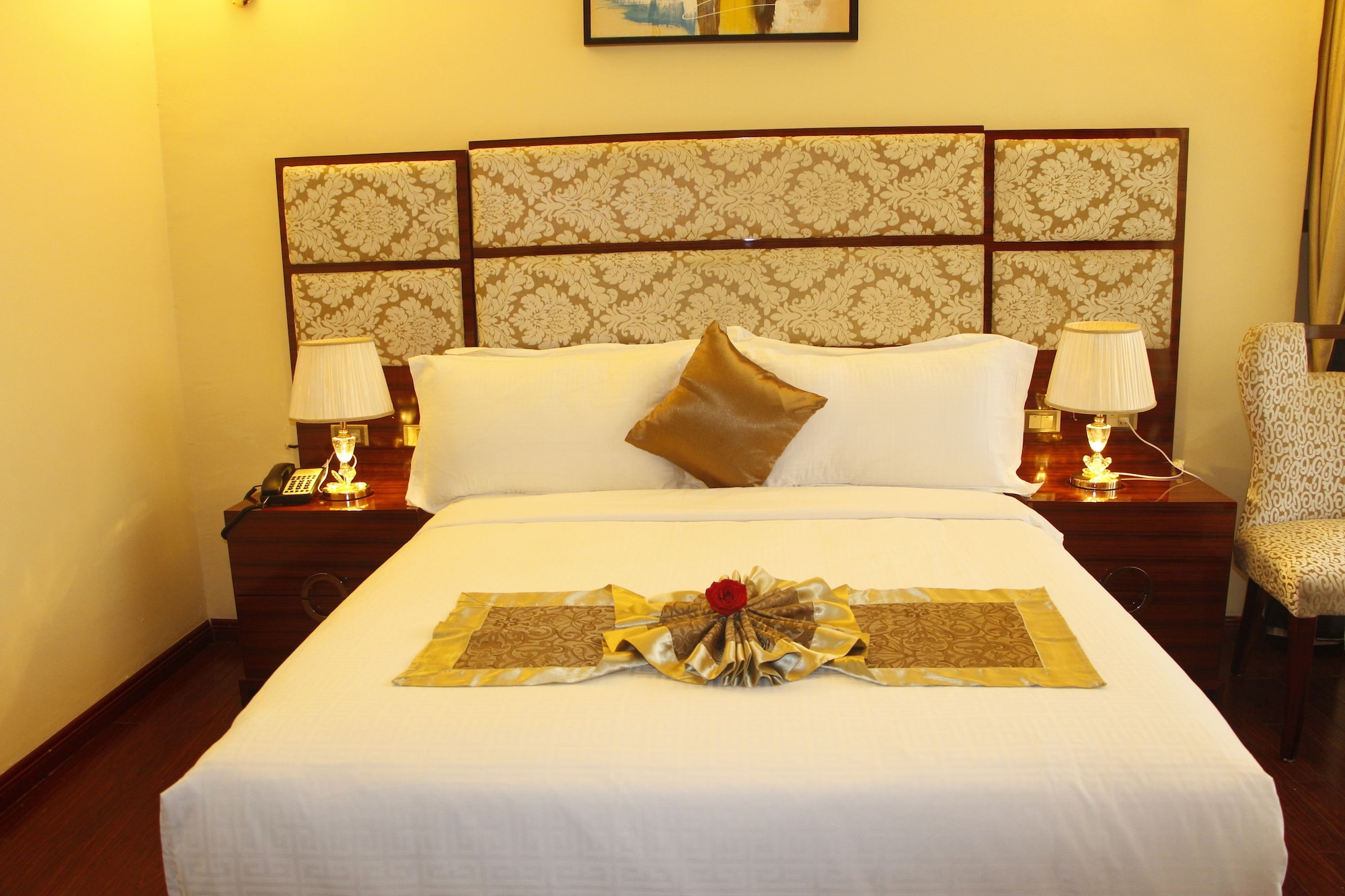 DELUXE, DOUBLE BED