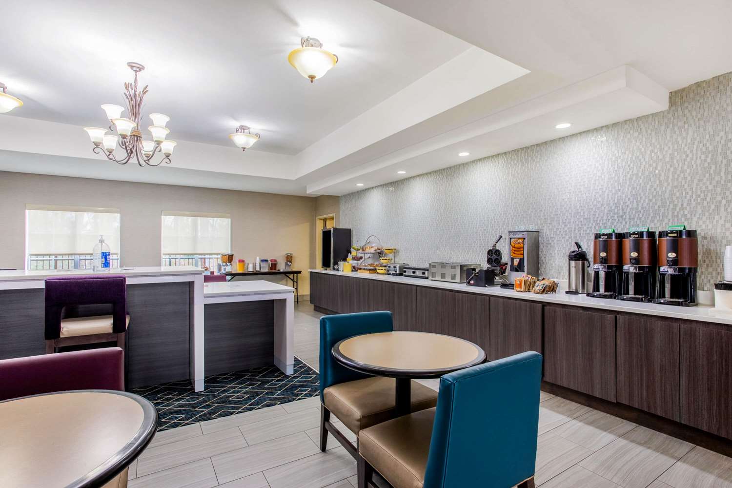 restaurant cafeteria
