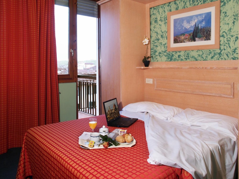 Meridiana Hotel 25/56