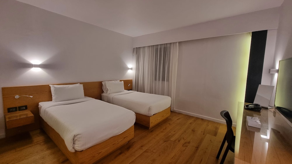 SUPERIOR, TWIN BEDS