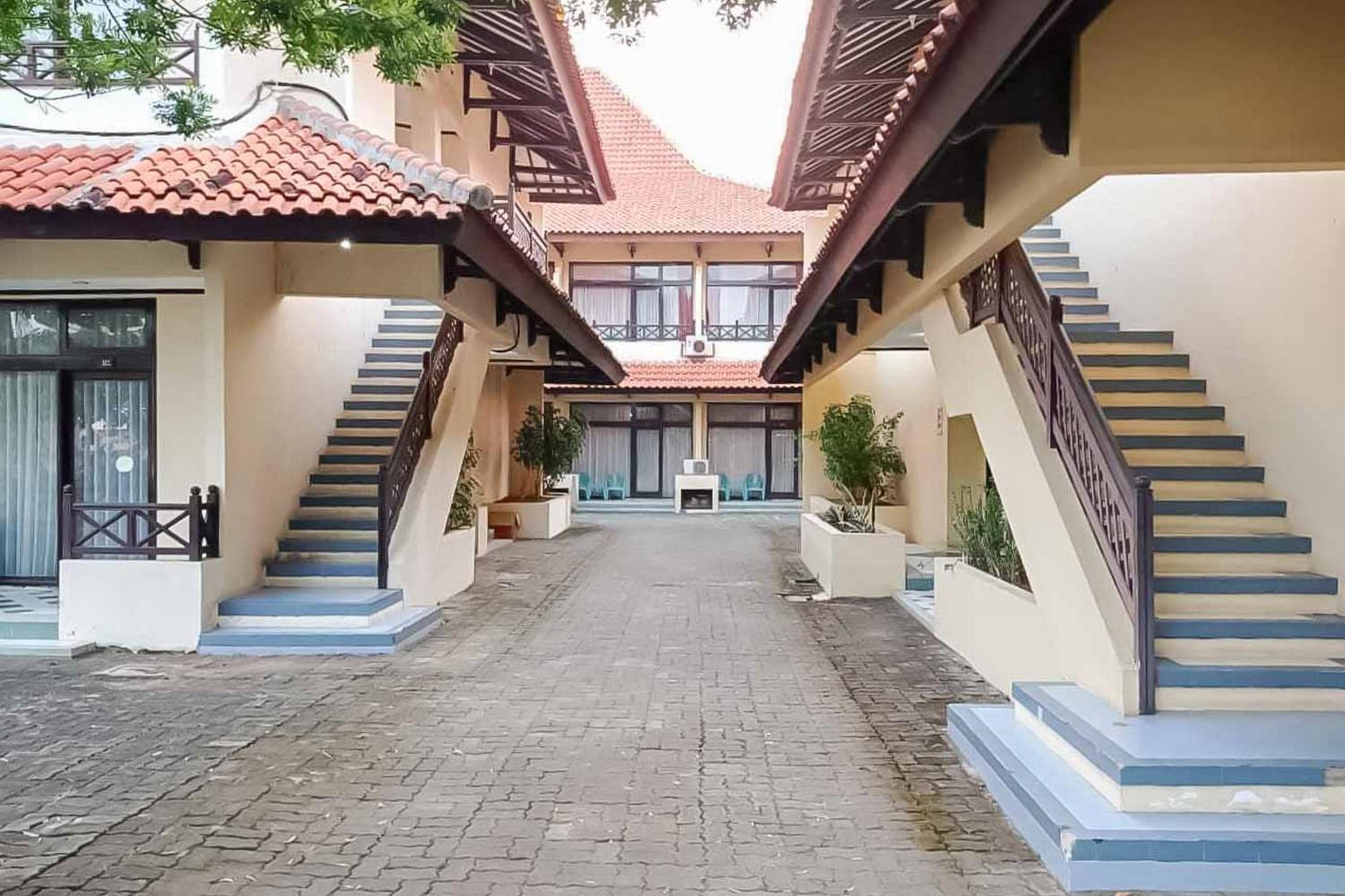 RedDoorz Plus near Tugu Mercusuar Anyer 41/50