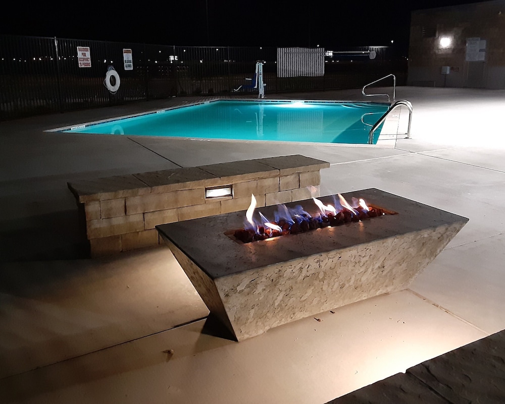 Sonesta Simply Suites Avondale 18/47