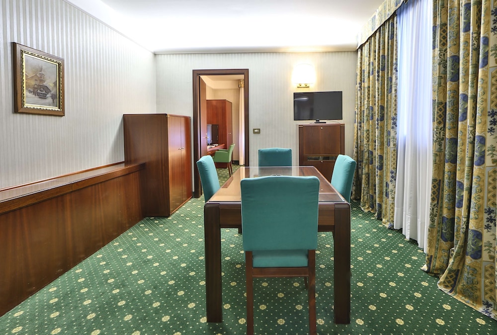 Hotel Astoria, Sure Hotel Collection by Best Western 31/38