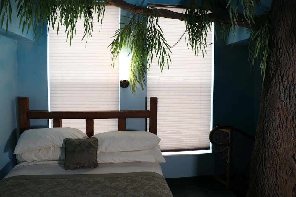 Swiss, Family, Queen Bed
