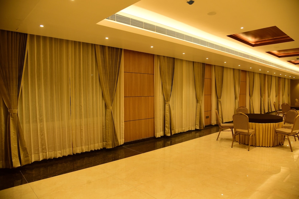 Hotel Grand Serene Mysore 20/31