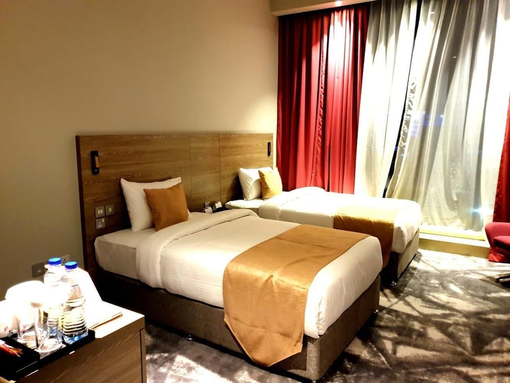 Fortune Atrium Hotel 8/68
