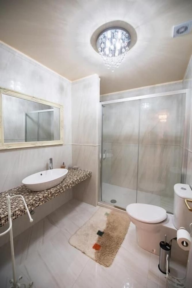 Pirofani Hotel 26/50