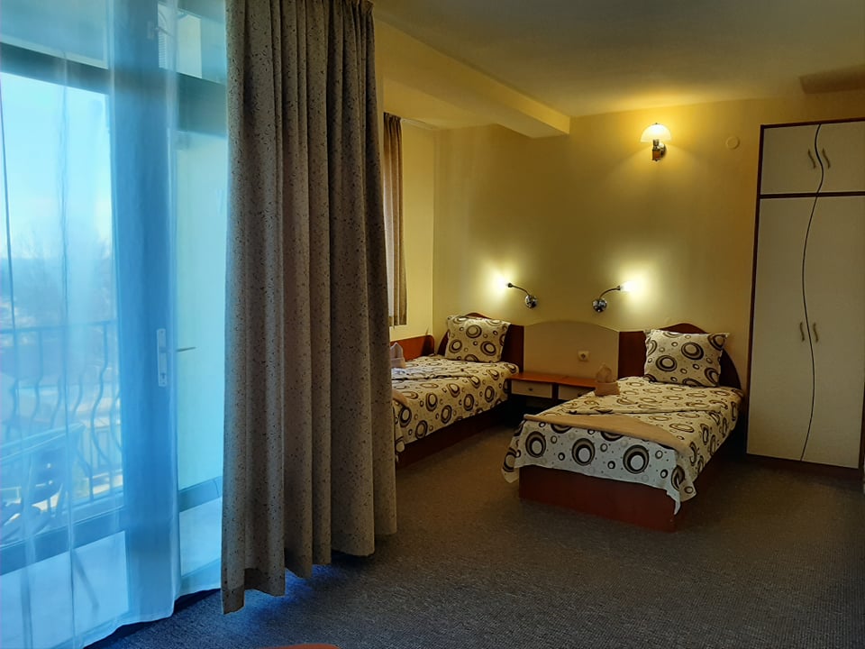 Hotel Silver 6/19