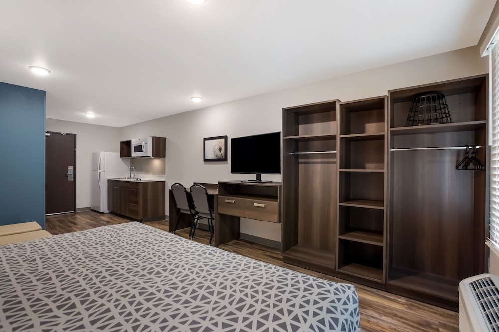 Standard, King Bed, WoodSpring Suites South Brunswick - Princeton 2/3