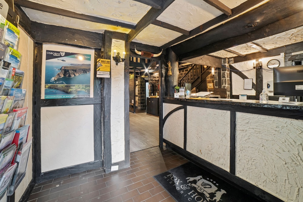 The Fox and Hounds Historic Hotel 5/61