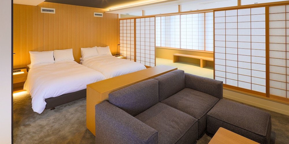 PREMIUM, SUITE, TWIN BEDS