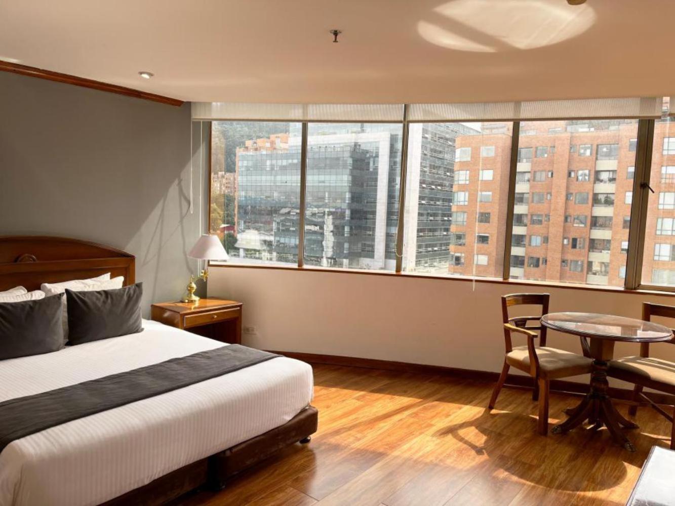 Junior Suite, Queen Bed