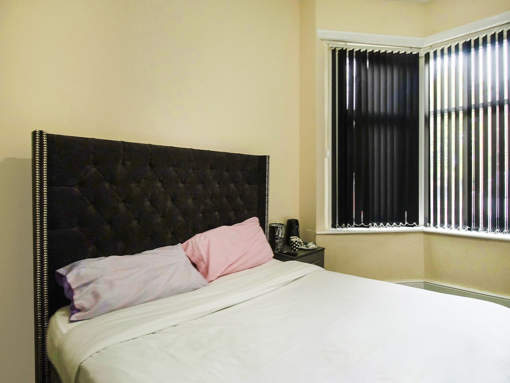 OYO The Longlands Hotel 23/39