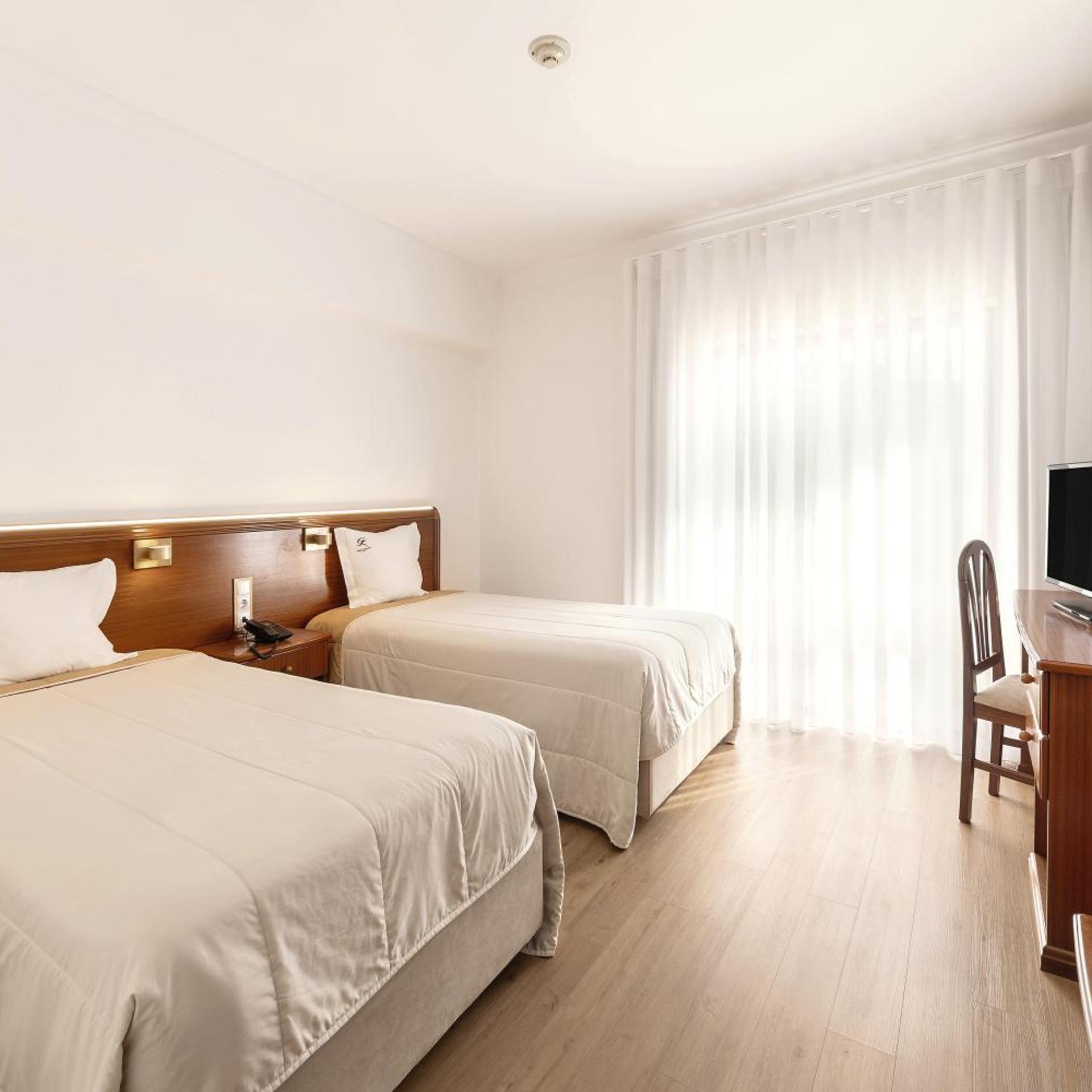 Room, Single
