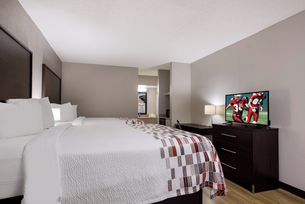 Red Roof Inn & Suites Statesboro - University 24/45
