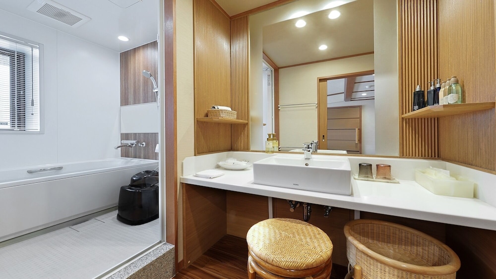 Zao Kokusai Hotel 56/58