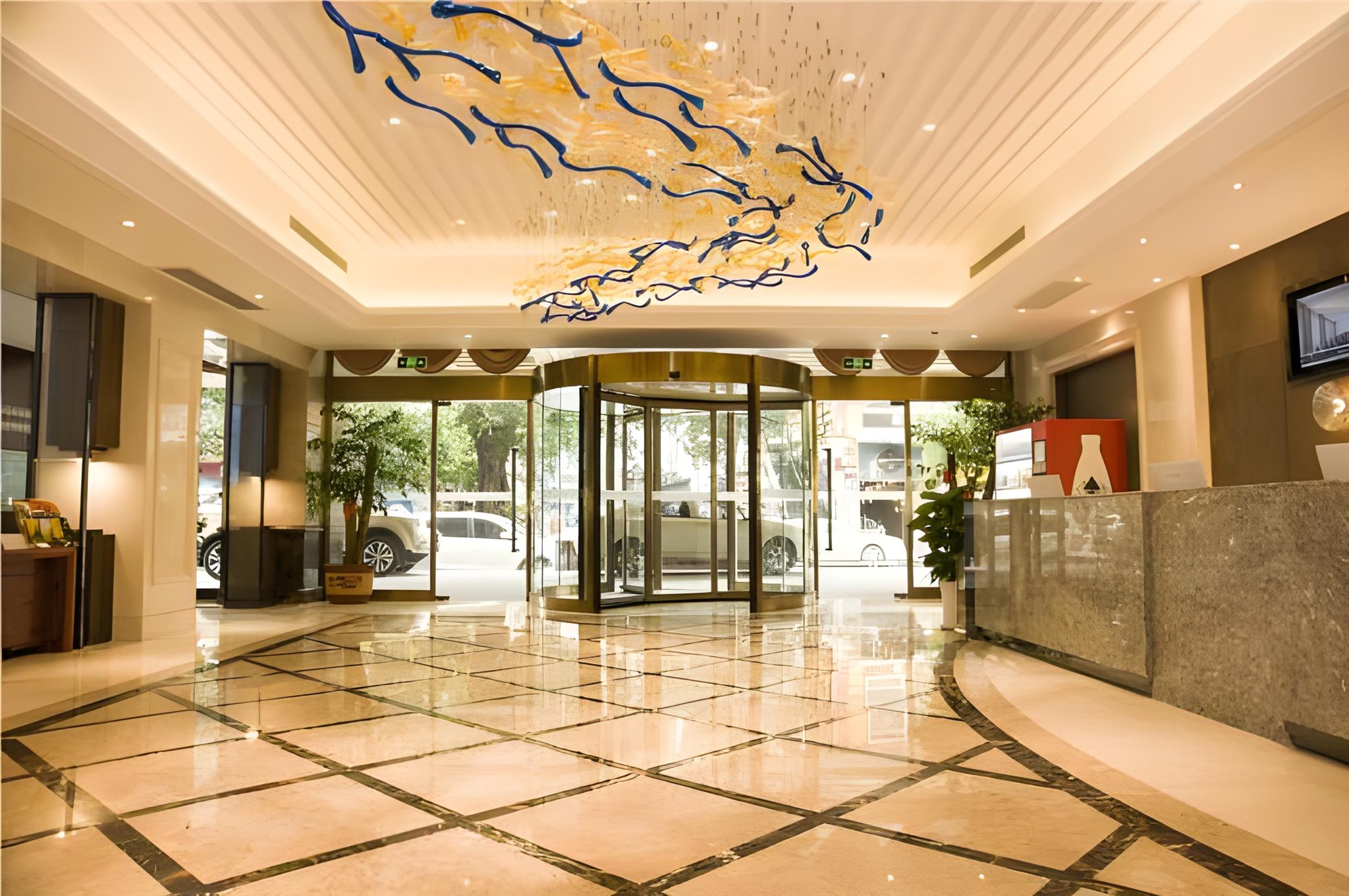 Borrman Hotel (Guilin Liangjiang Sihu, Xiangshan Park) 8/37