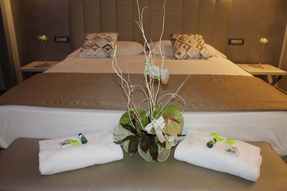 Aquila Hotel 13/16