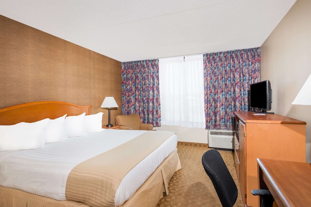 Ramada by Wyndham Watertown/Thousand Islands NY 7/37