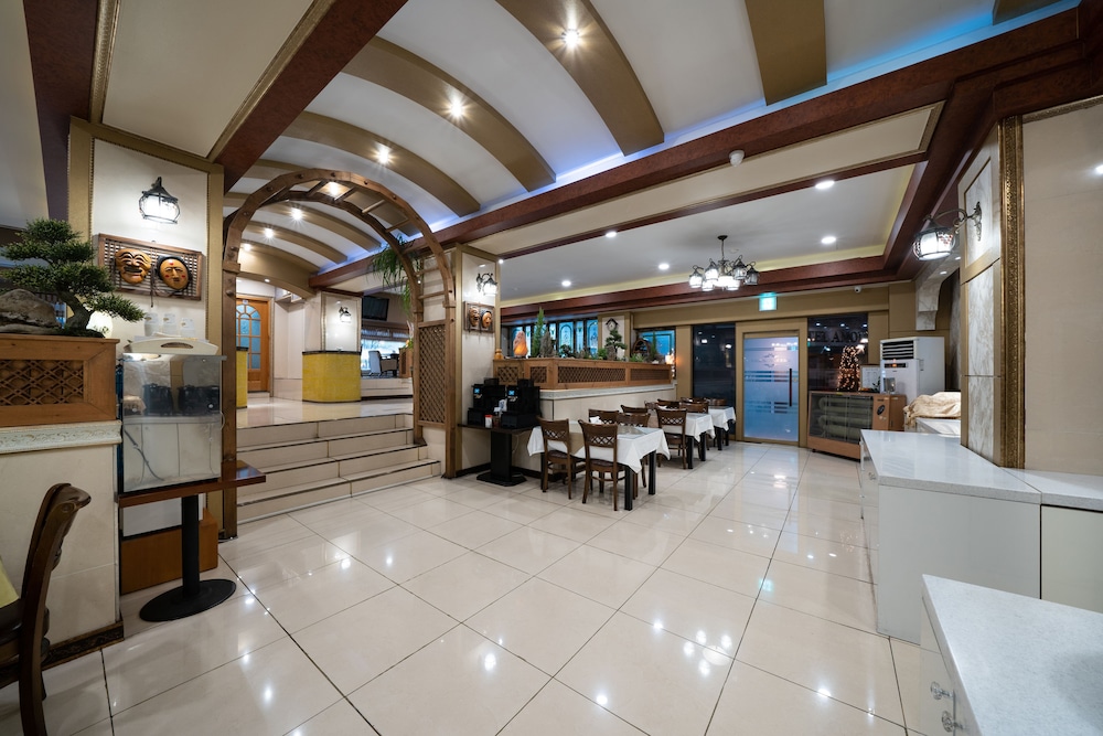 Suwon Symphony Tourist Hotel 8/52