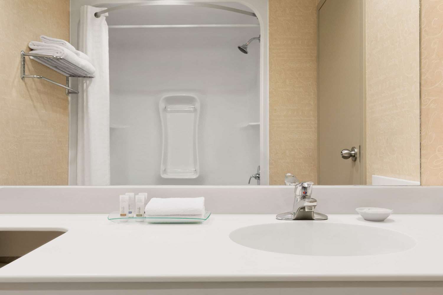 Royal Hotel Calgary, Trademark Collection by Wyndham 25/27