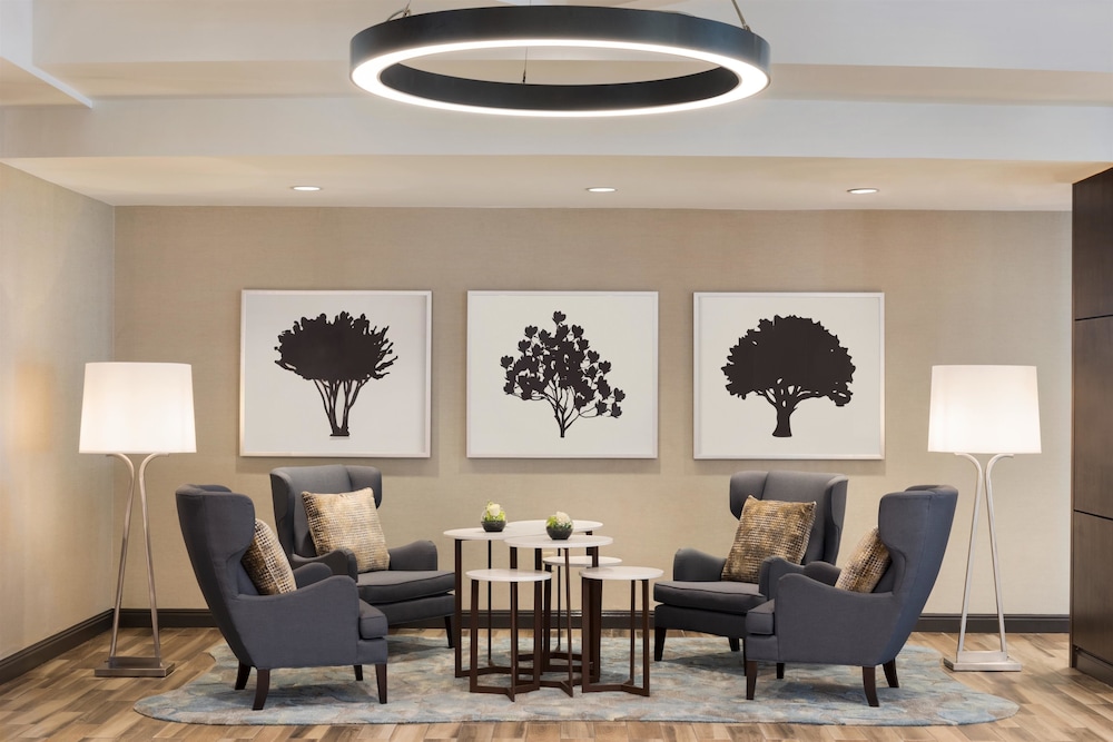 Embassy Suites By Hilton Atlanta Alpharetta 42/82