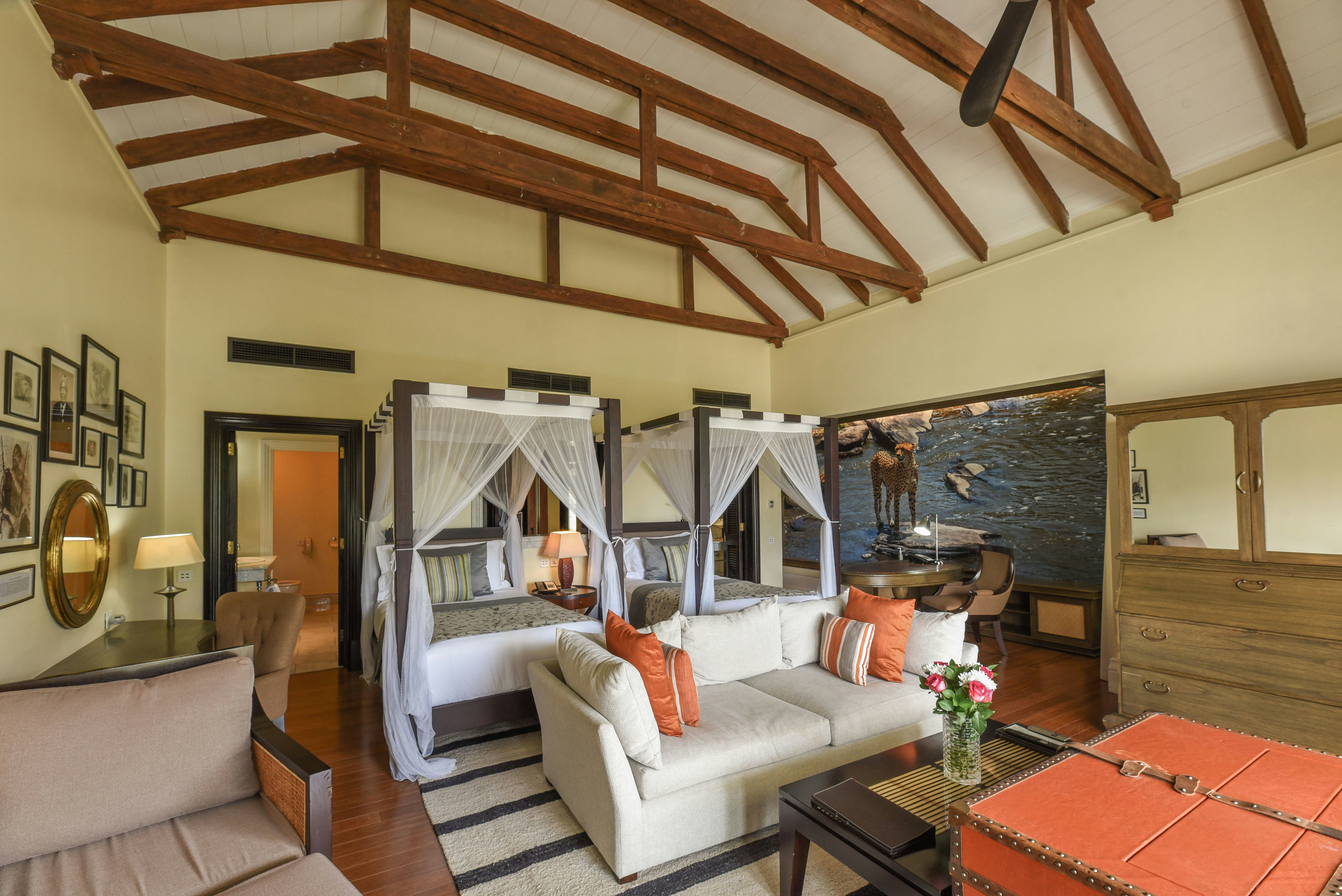 EXECUTIVE SUITE