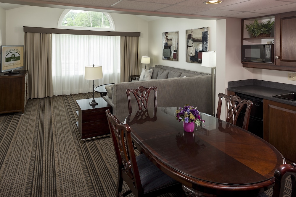 Fairbanks Inn 16/33