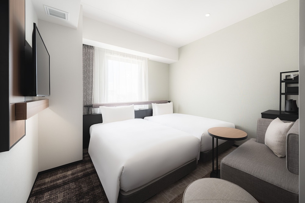 ROOM, TWIN BEDS