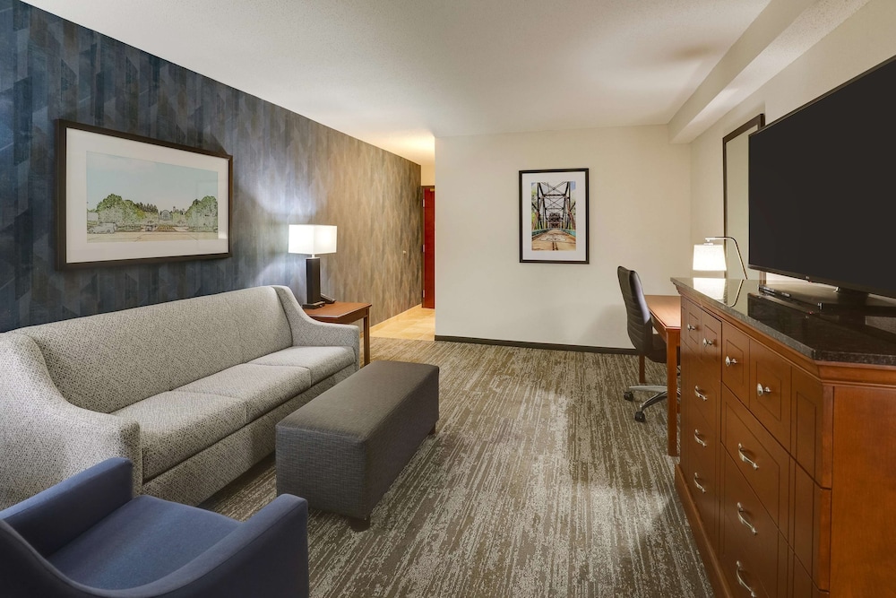 Drury Inn and Suites St Louis St Peters 34/50