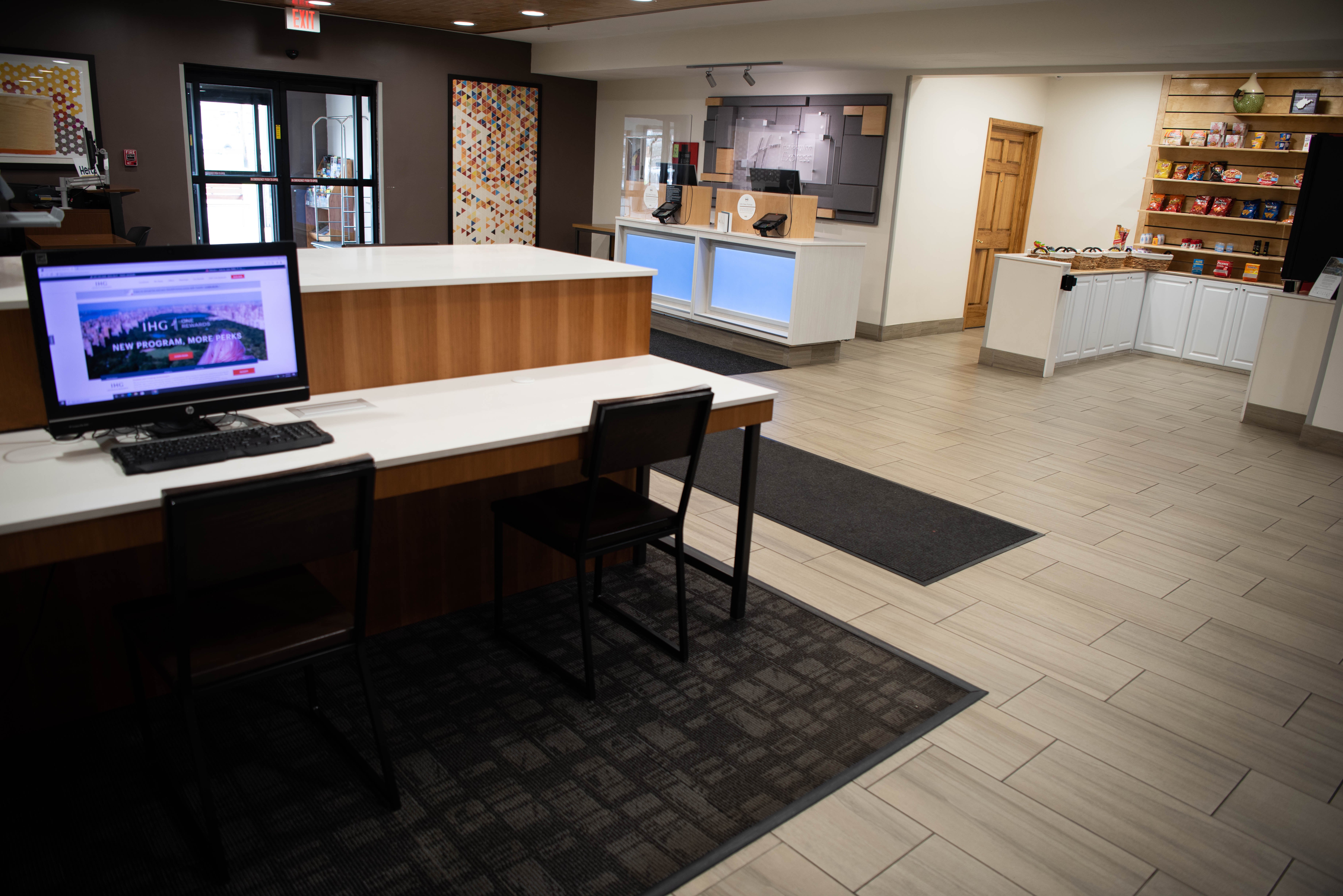 Holiday Inn Express Winfield 43/50