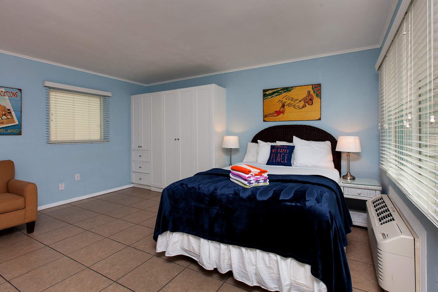 Classic, Studio, Queen Bed