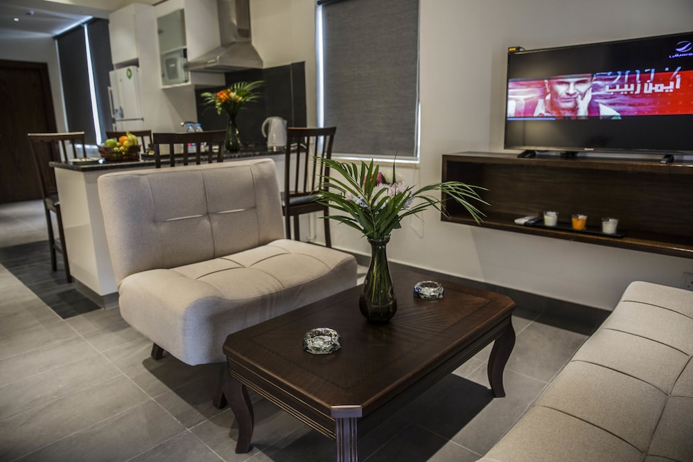 Naylover Hotel Suites 35/50