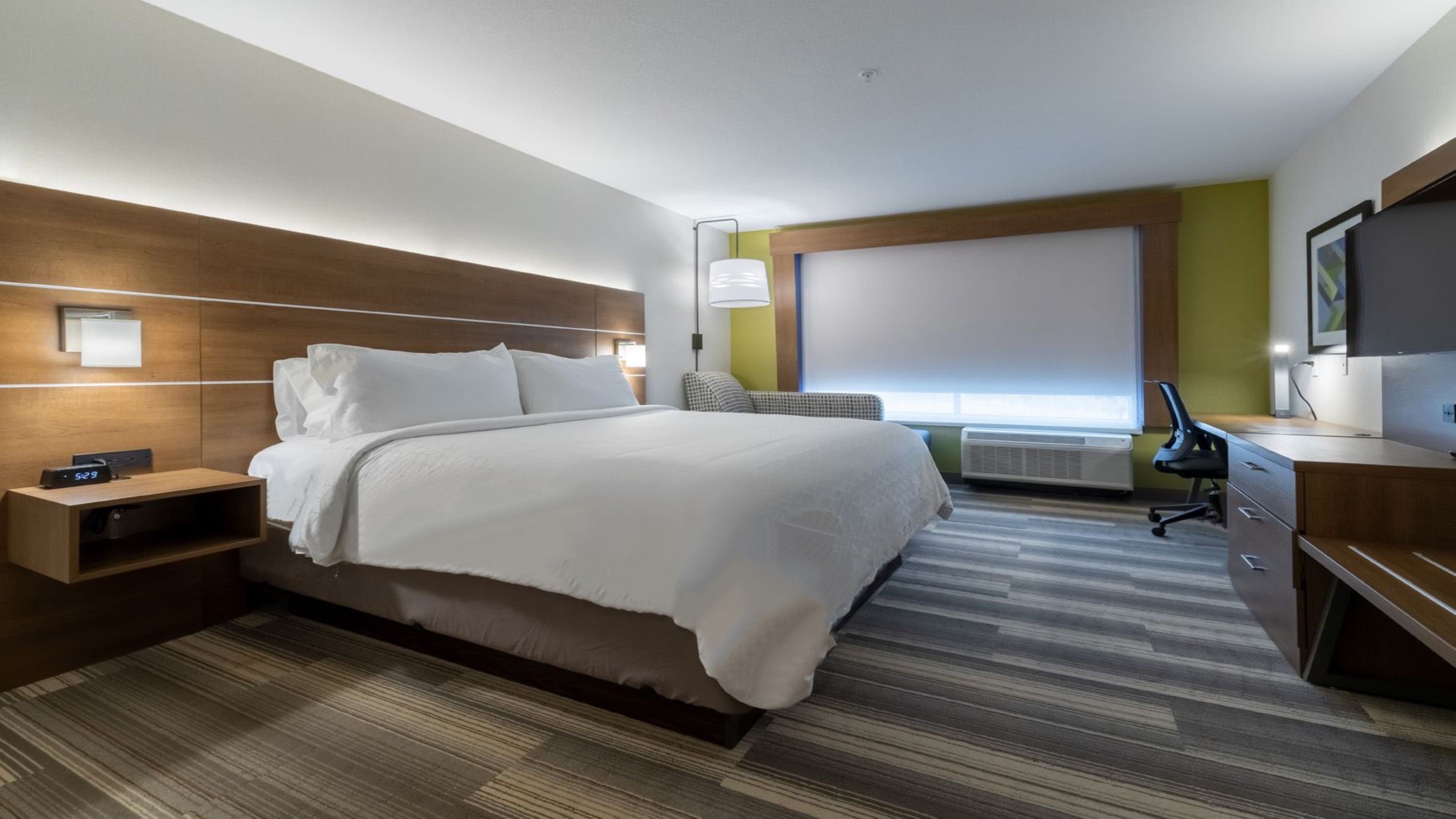 Holiday Inn Express Suites Marion 30/59