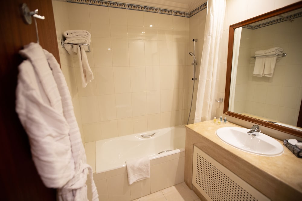 Hotel Le Consul 39/41