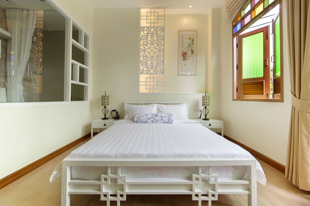 O Nya Phuket Hotel 23/70