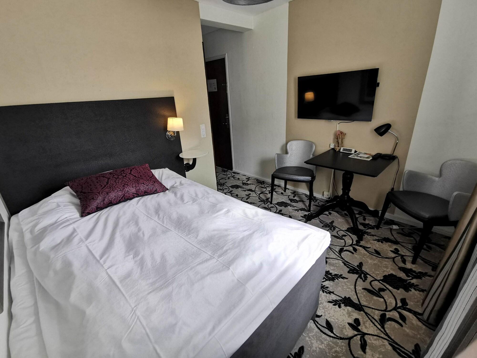 Room, Single