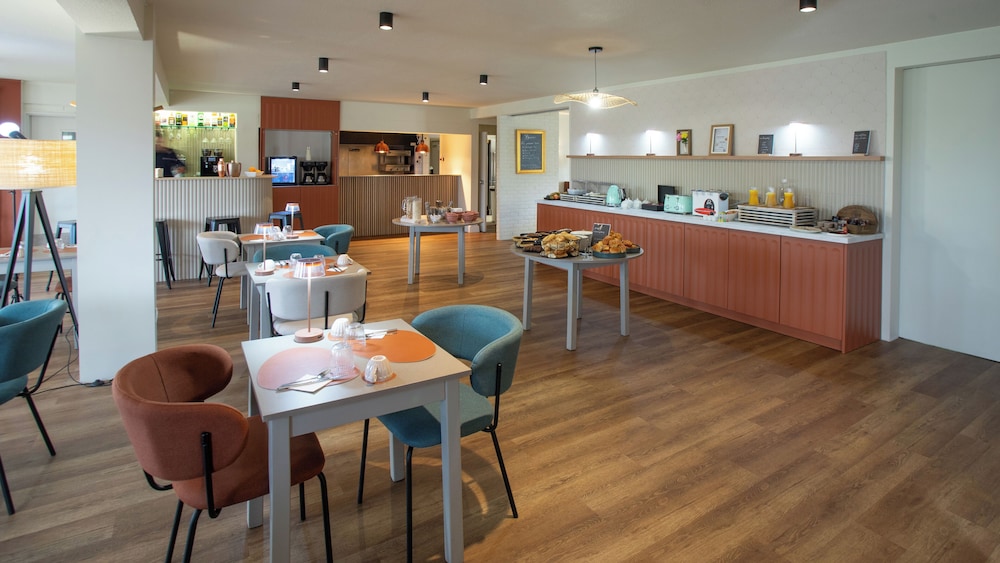 restaurant cafeteria