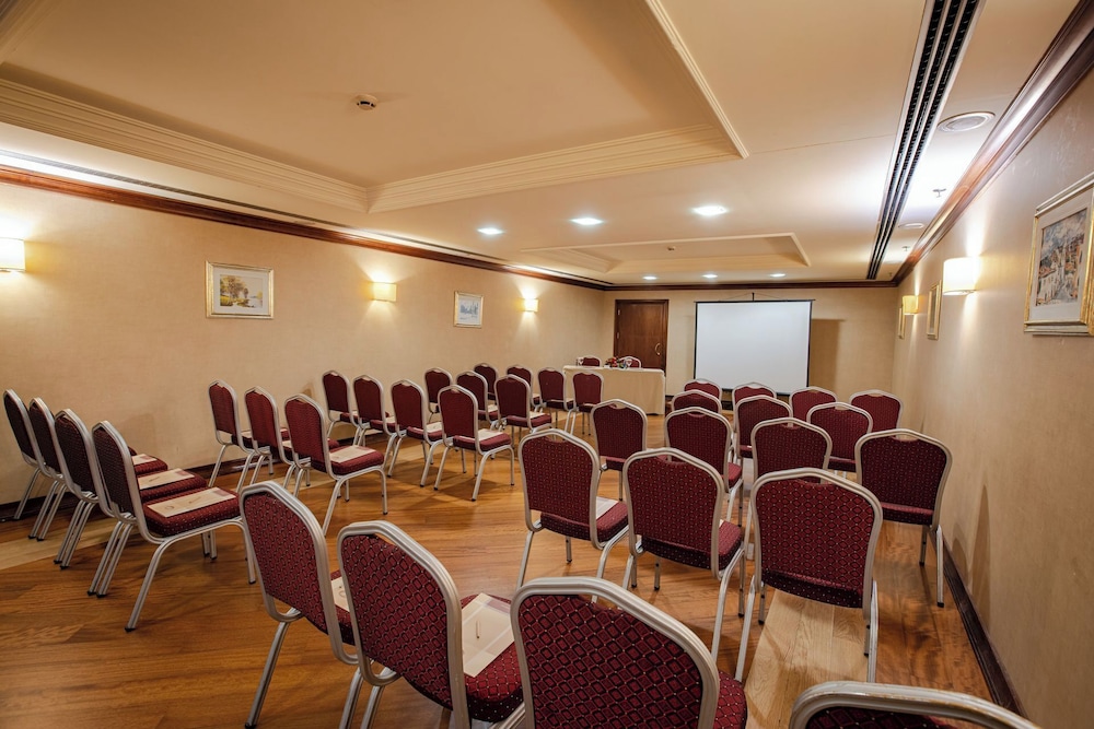 Buyukhanli Park Hotel And Residence 38/50