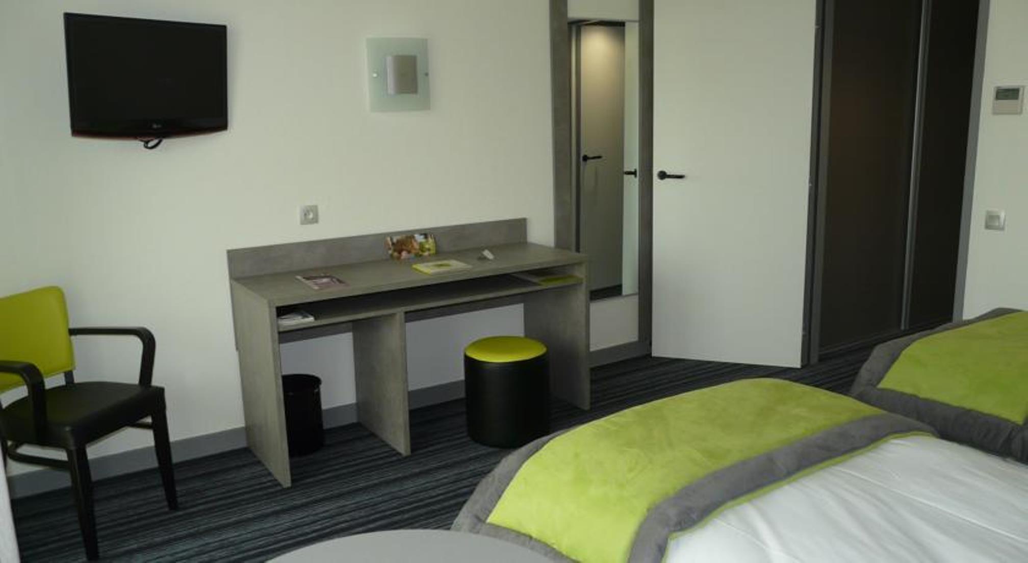 Logis Hotel le Chatard 9/23