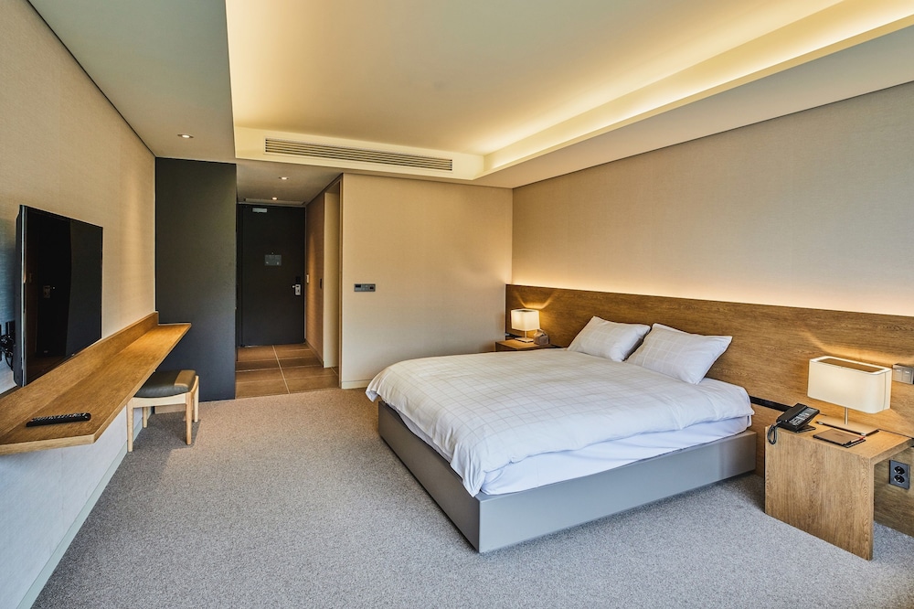 Phoenix Hotel Pyeongchang 32/76