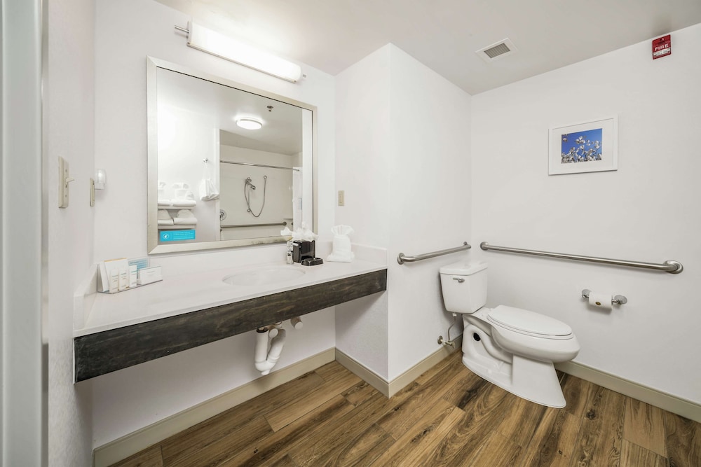 Hampton Inn Wilson Downtown 13/50